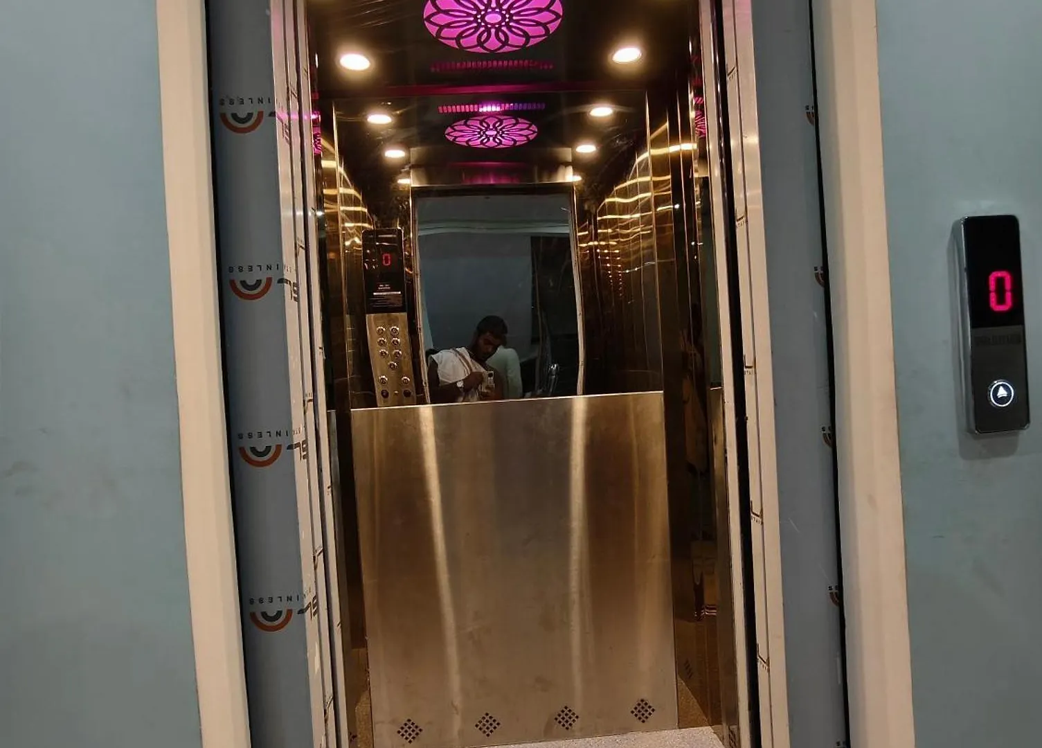 瓦拉纳西Padmavathi Sadan公寓 民宿